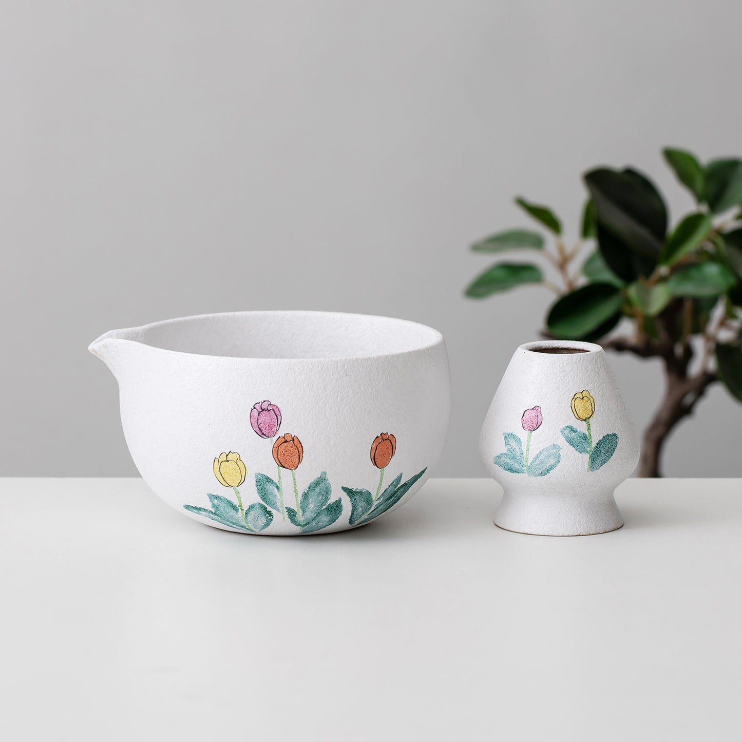 Hand Painted Tulip Flower Matcha Gift Set Matcha Bowl Set with Spout, Japanese Tea Set