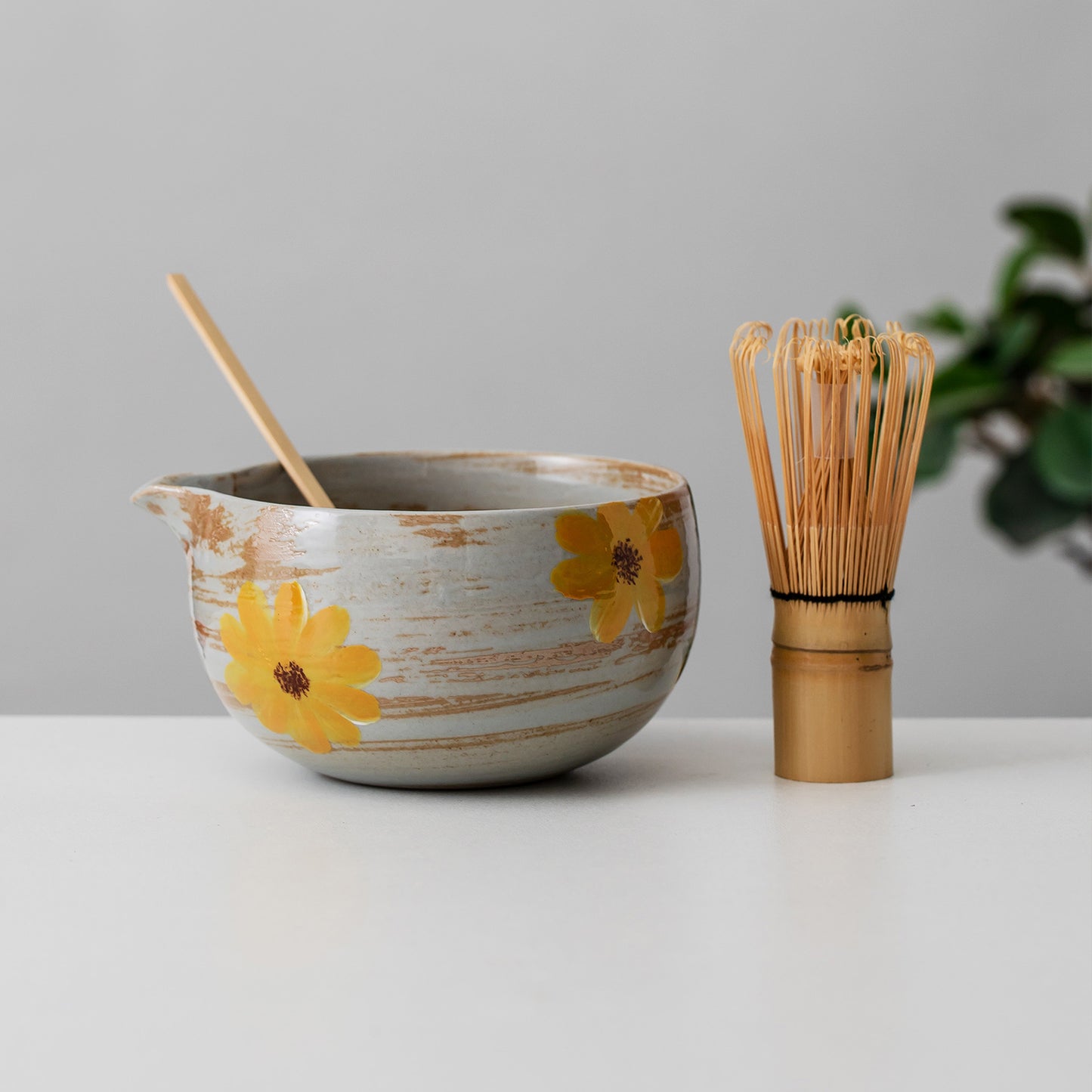 Hand Painted Yellow Daisy Matcha Bowl Set with Spout, Personalized Gifts, Matcha Ceremony Set, Gift Set