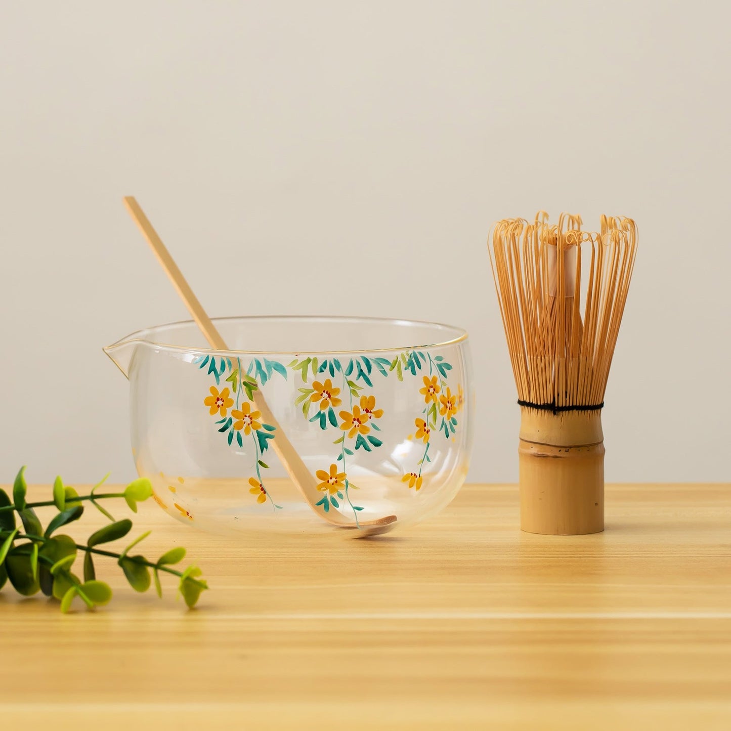 Hand painted Daisy Glass Matcha Bowl with Chasen Holder with Bamboo Whisk, Matcha Gift Set, Japanese Tea Set