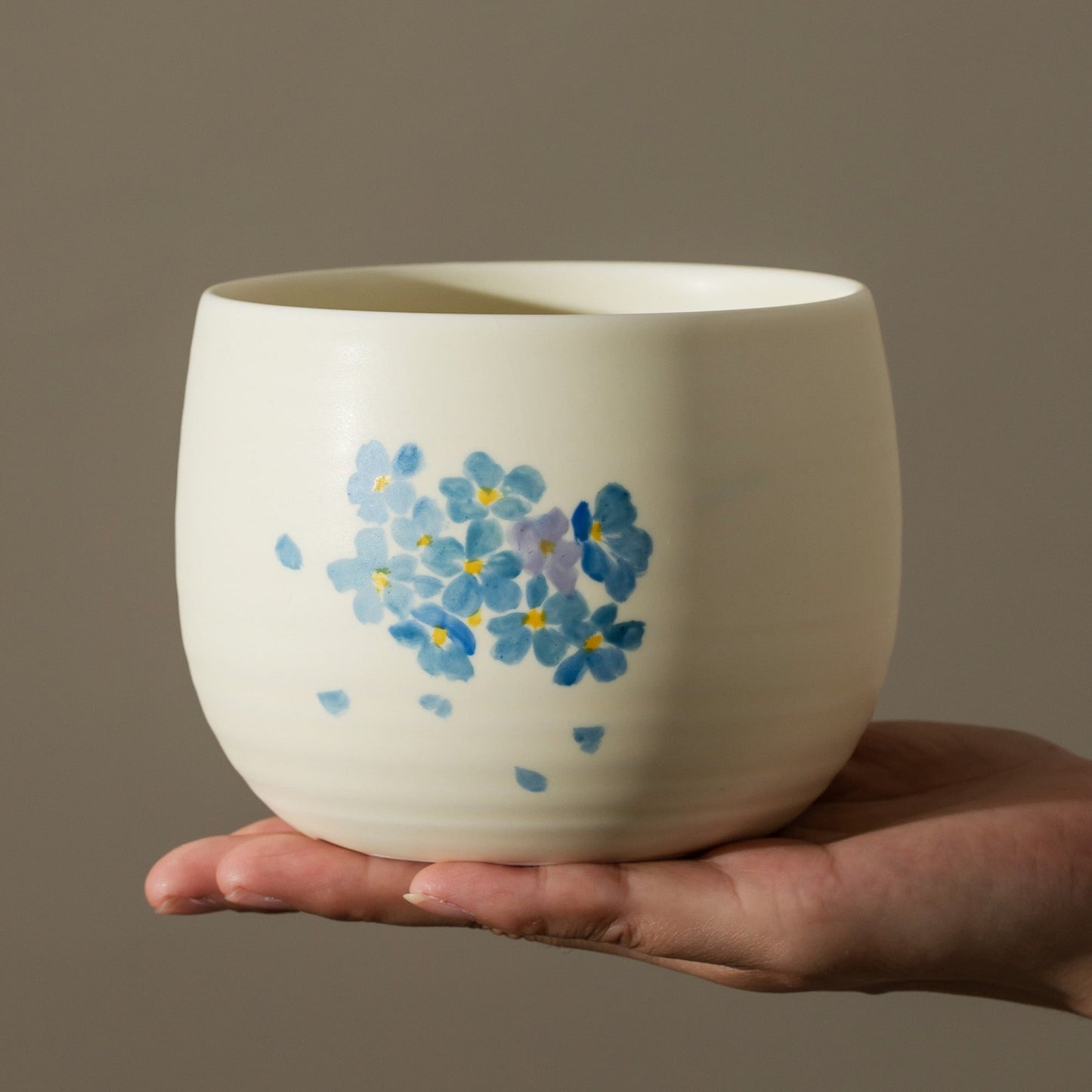 Hand Painted Forget-me-not Flower Matcha Gift Set Matcha Bowl with Chasen Holder and Bamboo Whisk & scoop, Gift Ideas