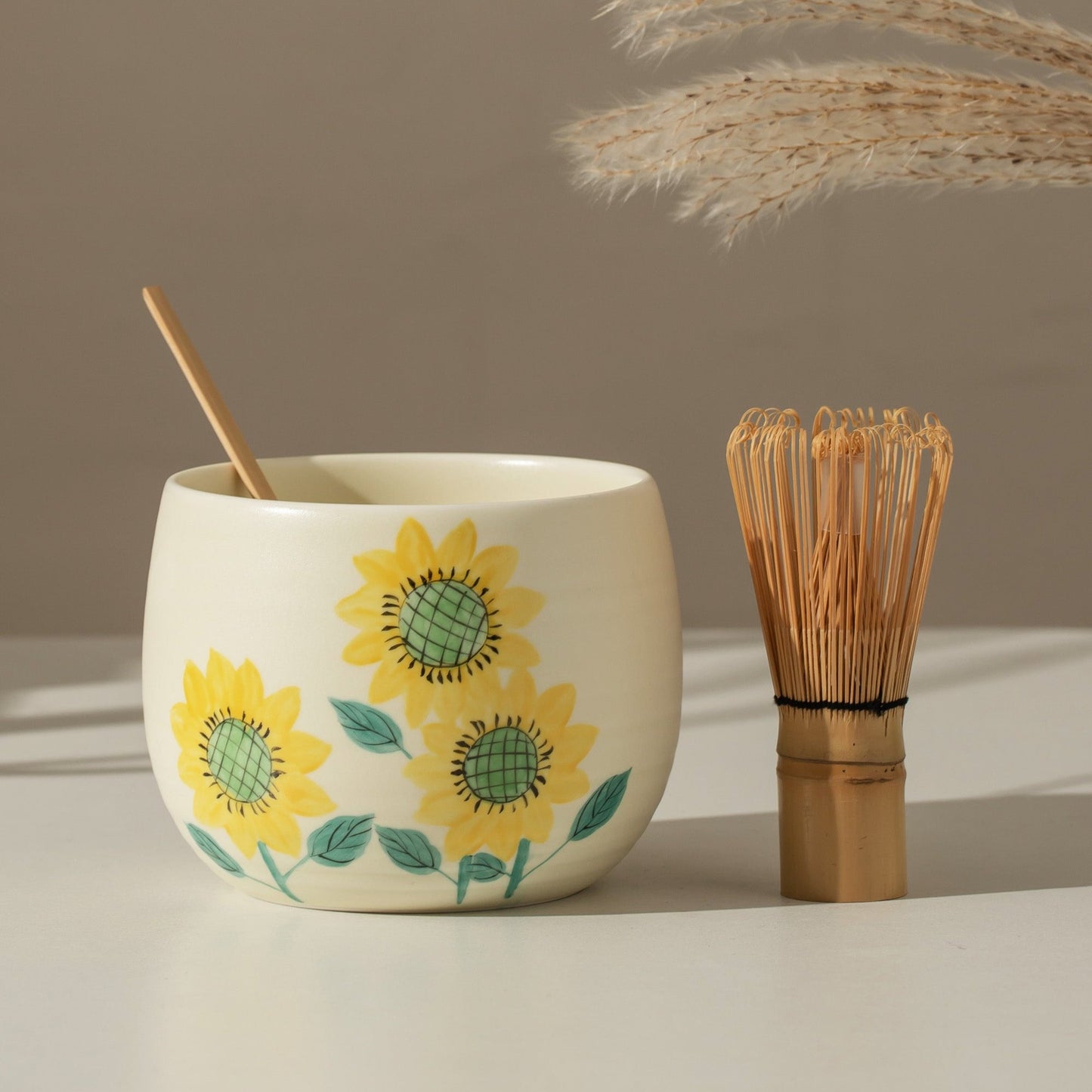 Hand Painted Sunflower Matcha Bowl Set with Bamboo Whisk and Chasen Holder – Ideal Gift Set