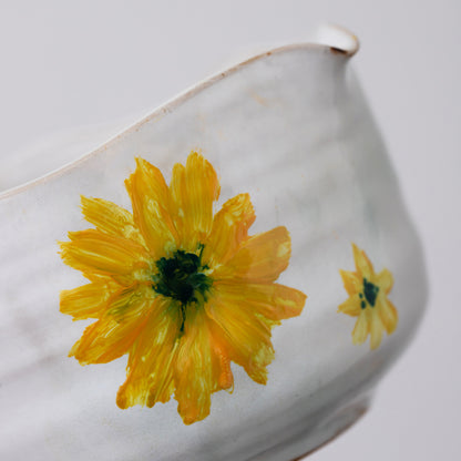 Handmade Yellow Daisy White Matcha Bowl Set of 4, Matcha Gift Set, Matcha Tea Ceremony Set