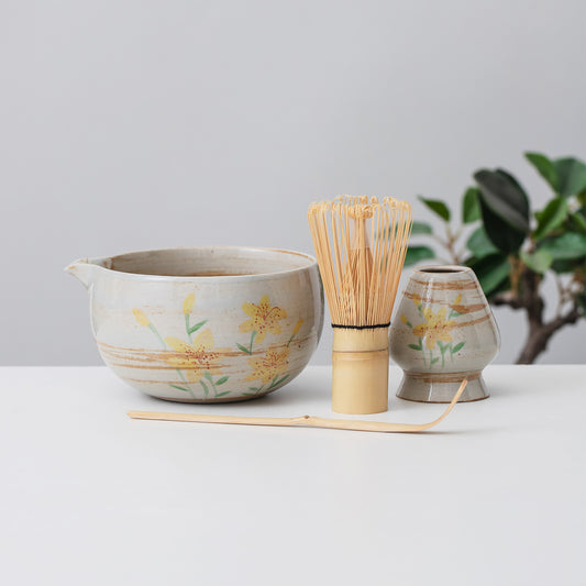 Hand Painted Yellow Lily Flower Matcha Bowl Set with Spout, Matcha Gift Set, Gift for Mother, Gift For Her